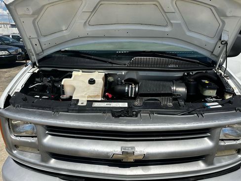 Used 2001 Chevrolet Express 1500 RWD image 53