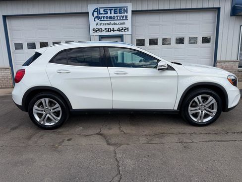 Used 2017 Mercedes-Benz GLA 250 4MATIC image 2