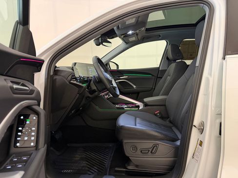 Certified 2025 Audi Q5 Premium w/ Convenience Package AWD/4WD image 5