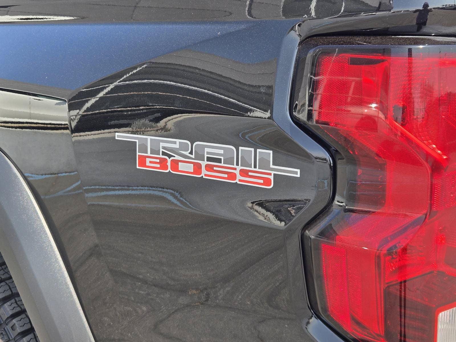 Used 2023 Chevrolet Colorado Trail Boss w/ Technology Package AWD/4WD image 36