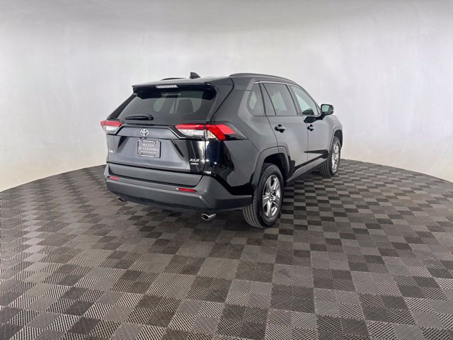 Used 2025 Toyota RAV4 XLE AWD/4WD image 6