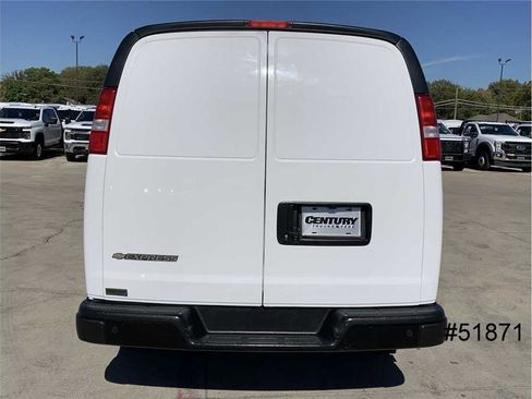 Used 2021 Chevrolet Express 2500 w/ Driver Convenience Package image 7
