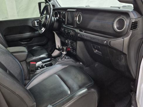 Used 2022 Jeep Wrangler Unlimited Rubicon 4xe w/ Cold Weather Group AWD/4WD image 9