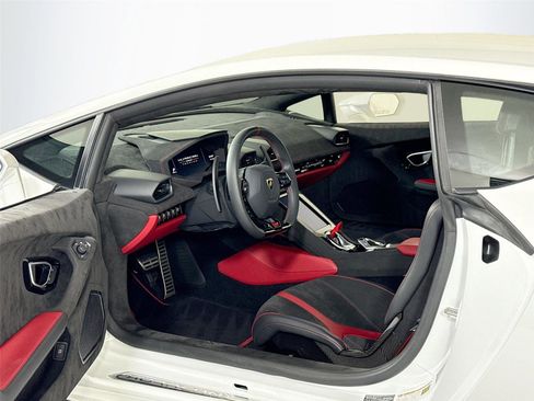Used 2024 Lamborghini Huracan Tecnica image 11