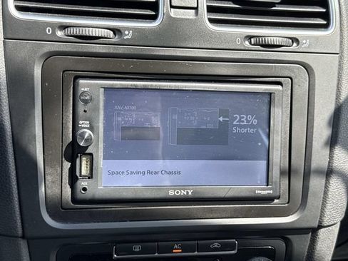 Used 2011 Volkswagen Golf 2-Door FWD image 19