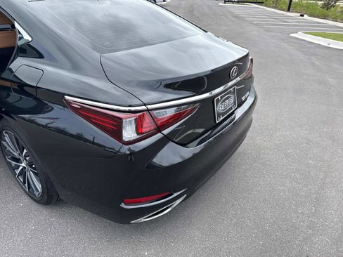 Used 2025 Lexus ES 350 w/ Premium Package FWD image 11