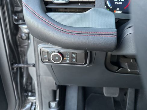 Used 2025 Ford Explorer ST image 29