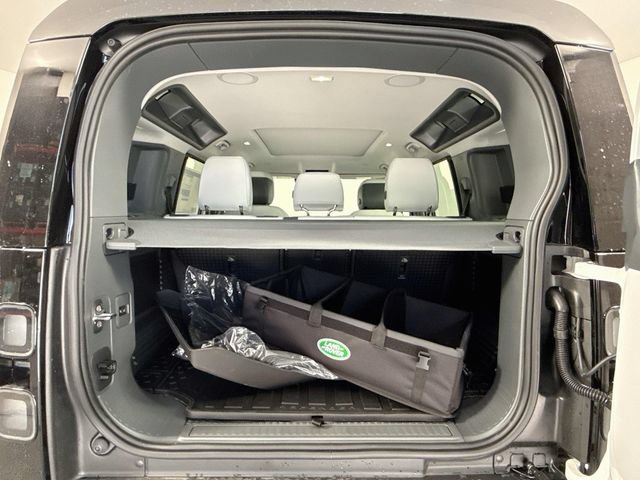New 2026 Land Rover Defender 110 X-Dynamic SE AWD/4WD image 28