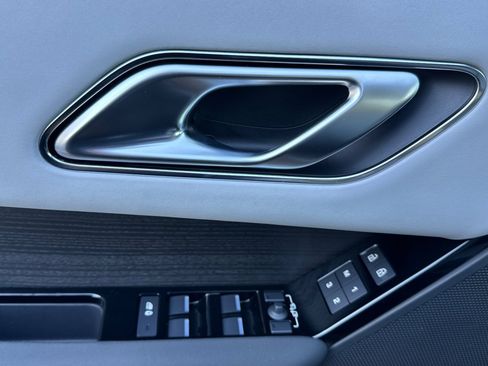Certified 2025 Land Rover Range Rover Velar Dynamic SE image 10