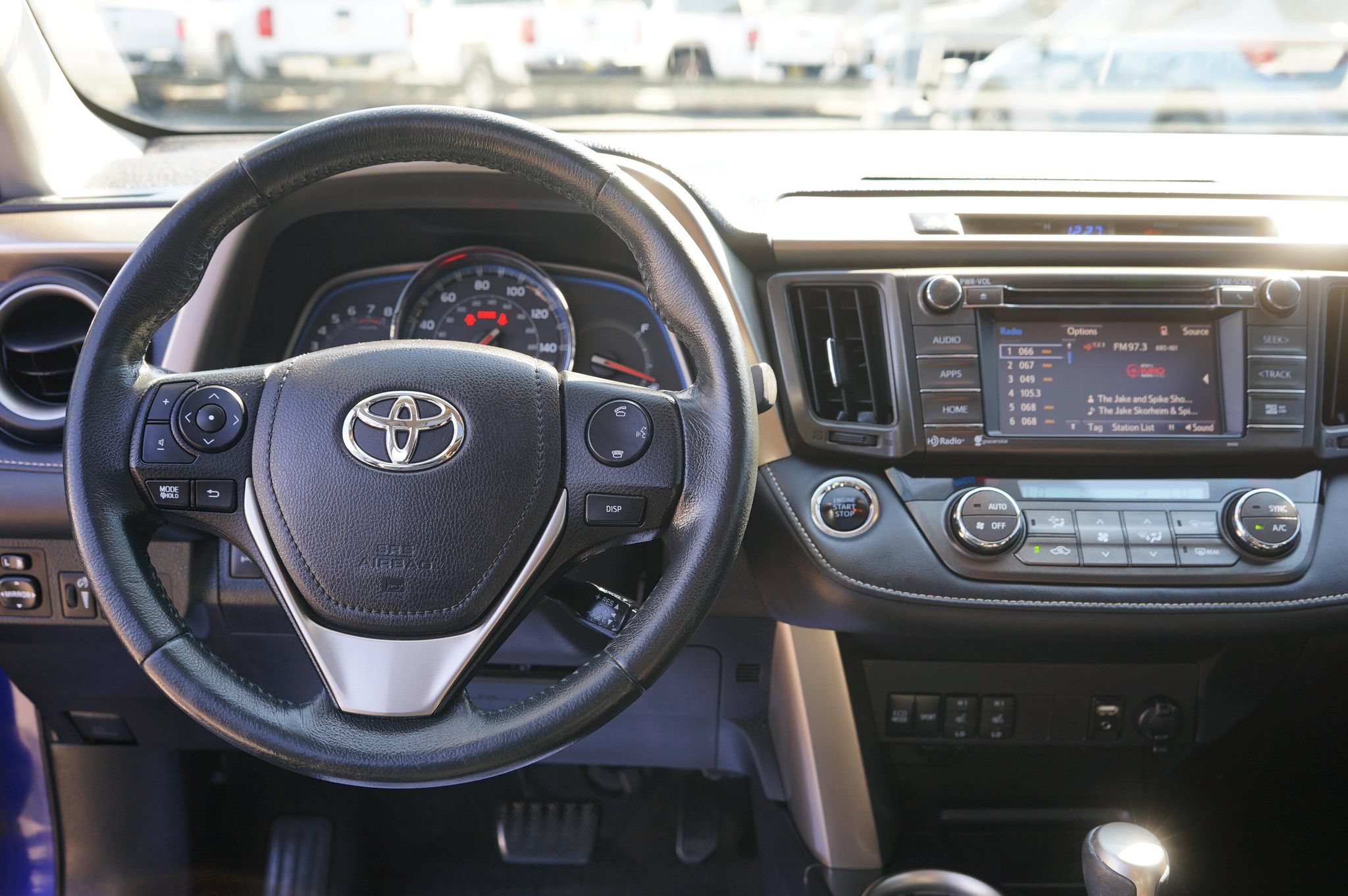 Used 2015 Toyota RAV4 Limited AWD/4WD image 16