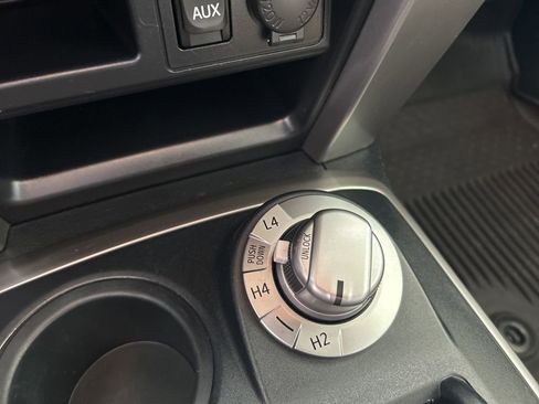 Used 2019 Toyota 4Runner 4WD image 9
