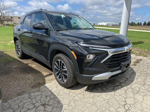 Used 2025 Chevrolet TrailBlazer LT w/ Driver Confidence Package image 7