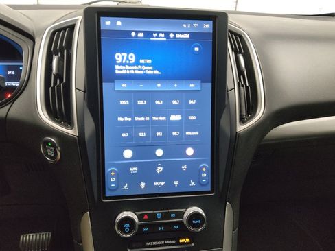 Used 2023 Ford Edge SEL image 25