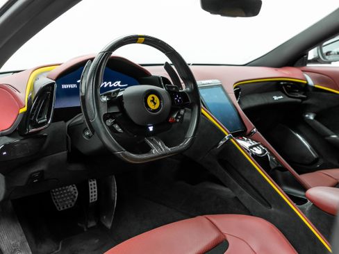 Certified 2022 Ferrari Roma image 4