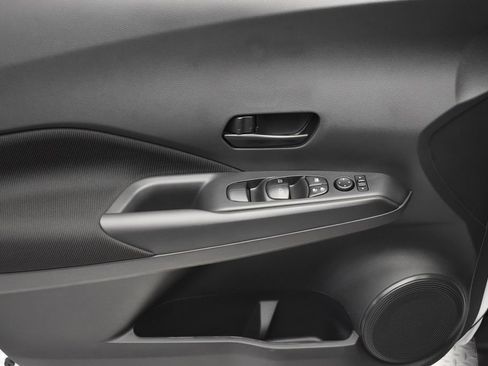 Certified 2025 Nissan Kicks Play S FWD image 9