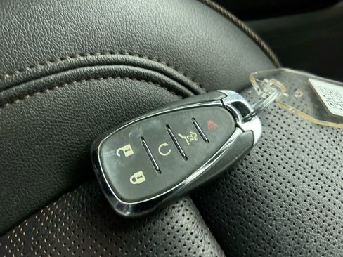 Used 2022 Chevrolet Traverse High Country image 35