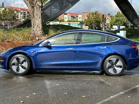 Used 2018 Tesla Model 3 Mid Range image 7