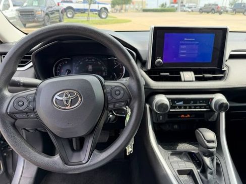 Used 2023 Toyota RAV4 LE FWD image 12