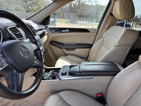 Used 2016 Mercedes-Benz GL 450 4MATIC image 42