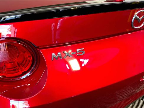 Used 2023 MAZDA MX-5 Miata Grand Touring RWD image 10
