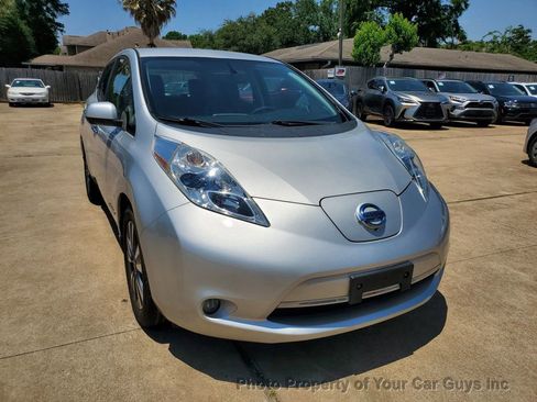 Used 2016 Nissan Leaf SL w/ Premium Package FWD image 4