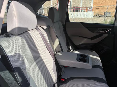 Used 2022 Subaru Forester Premium image 14