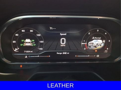 Used 2023 GMC Yukon SLT w/ SLT Luxury Package AWD/4WD image 9