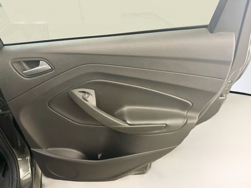 Used 2017 Ford Escape SE AWD/4WD image 29