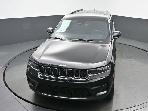 Used 2024 Jeep Grand Cherokee Laredo AWD/4WD image 38