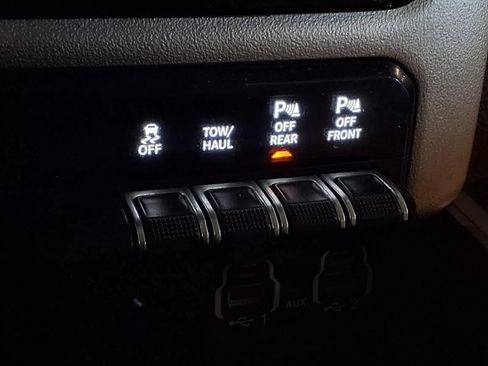 Used 2019 RAM 1500 Laramie AWD/4WD image 20