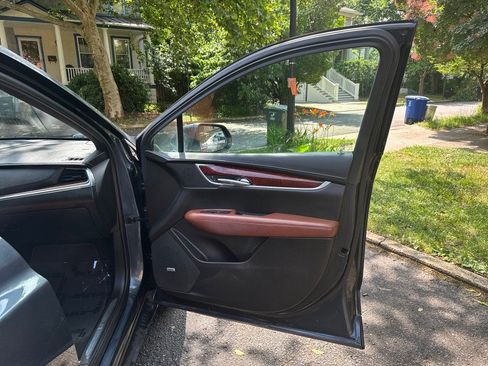 Used 2019 Cadillac XT5 Luxury AWD/4WD image 13