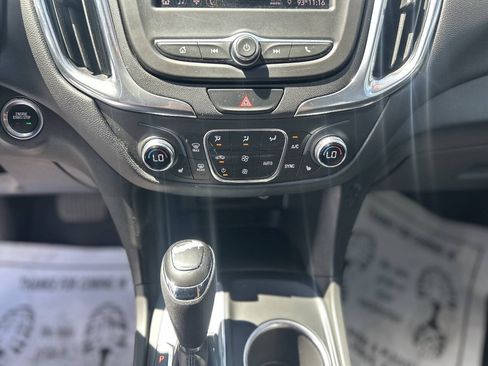 Used 2021 Chevrolet Equinox LT FWD image 13