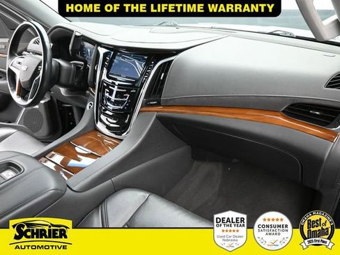 Used 2020 Cadillac Escalade Premium Luxury image 48