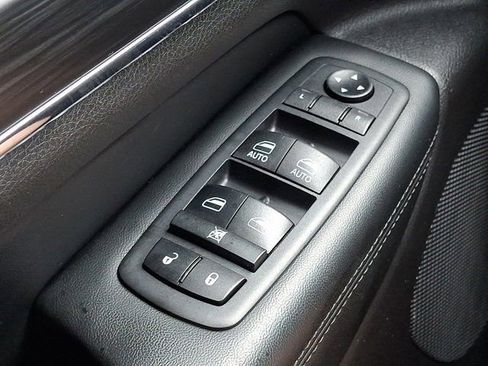 Certified 2019 Jeep Grand Cherokee Limited image 30