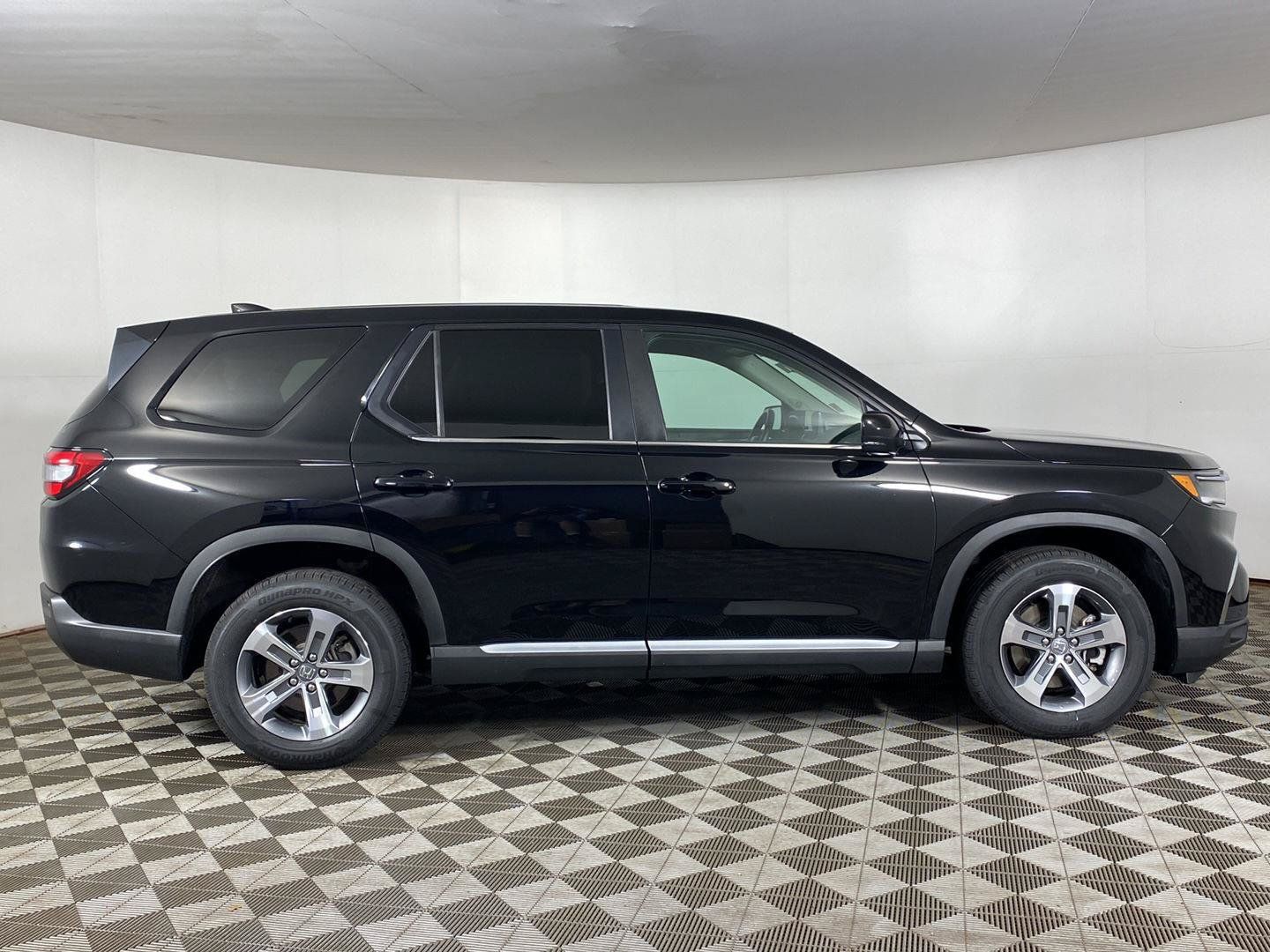 Used 2023 Honda Pilot EX-L image 7