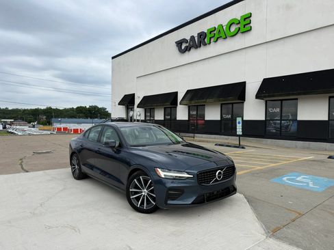 Used 2022 Volvo S60 B5 Momentum AWD/4WD image 1