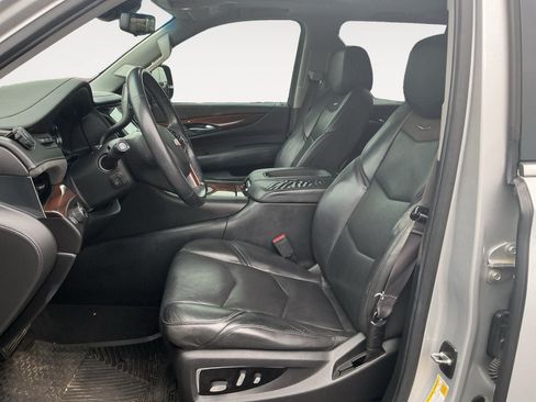 Used 2017 Cadillac Escalade Premium Luxury RWD image 9
