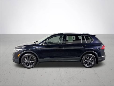 Certified 2023 Volkswagen Tiguan SE w/ Panoramic Sunroof Package image 9