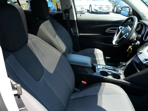 Used 2017 Chevrolet Equinox LT w/ Convenience Package AWD/4WD image 28