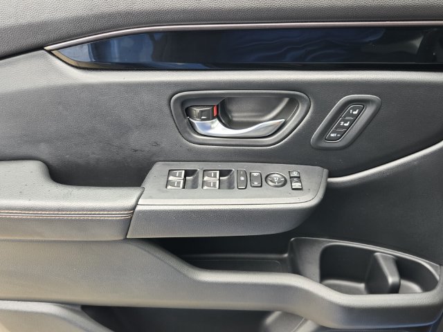 Used 2025 Honda Pilot TrailSport image 27