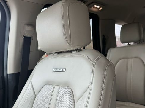 Used 2018 Ford Expedition Platinum image 17