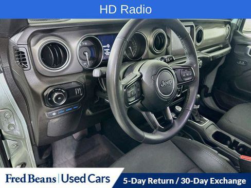 Certified 2023 Jeep Wrangler Unlimited w/ Sun & Screen Package AWD/4WD image 13