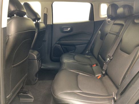 Used 2018 Jeep Compass Latitude AWD/4WD image 18