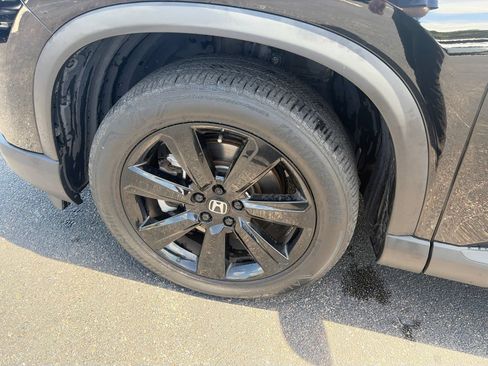 Used 2025 Honda Pilot Black Edition image 12