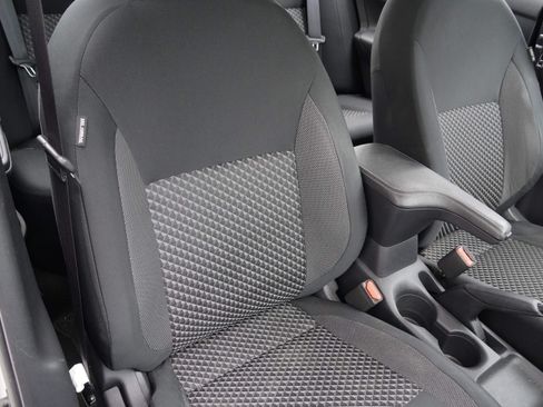 Used 2020 Nissan Versa S FWD image 13