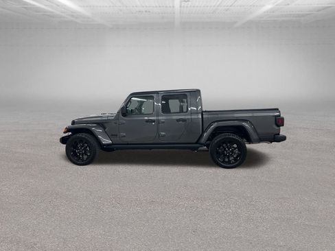 Used 2025 Jeep Gladiator Nighthawk image 8