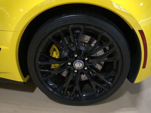 Used 2016 Chevrolet Corvette Z06 w/ 3LZ Preferred Equipment Group RWD image 34