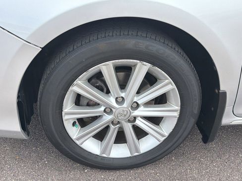 Used 2013 Toyota Camry XLE FWD image 34
