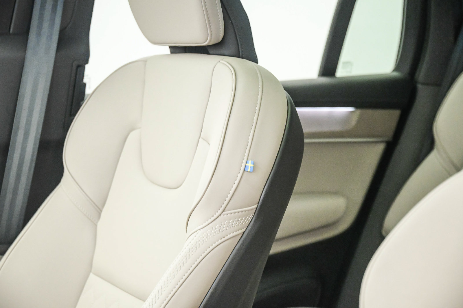 Certified 2026 Volvo XC90 B6 Plus AWD/4WD image 21