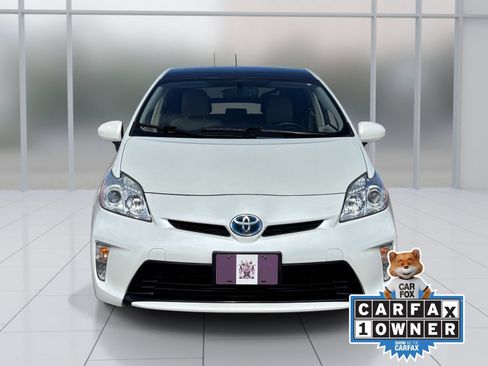 Used 2015 Toyota Prius Four w/ Deluxe Solar Roof Package FWD image 9